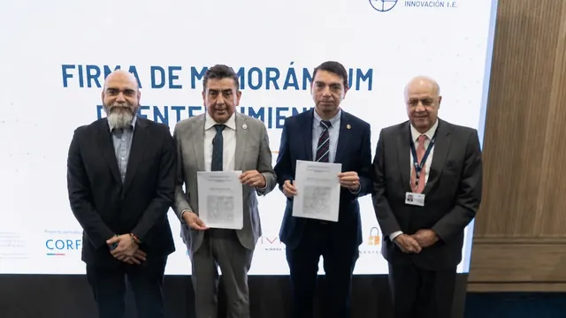 Firma del Memorándum de Entendimiento durante la ceremonia inaugural
